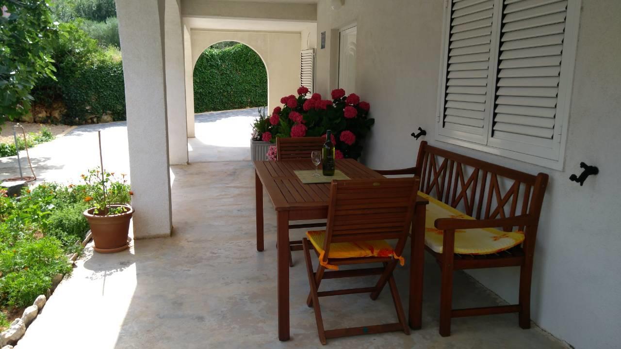 Megi1 Apartman Vrbnik Kültér fotó