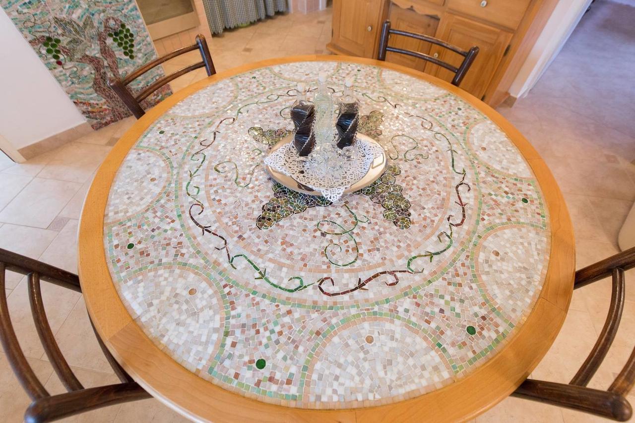 Megi1 Apartman Vrbnik Kültér fotó